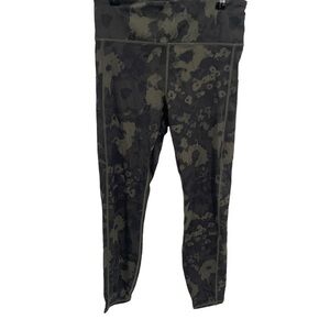 Vuori Women's Stride  Performance Side Pocket Legging VW429 Green camo Small